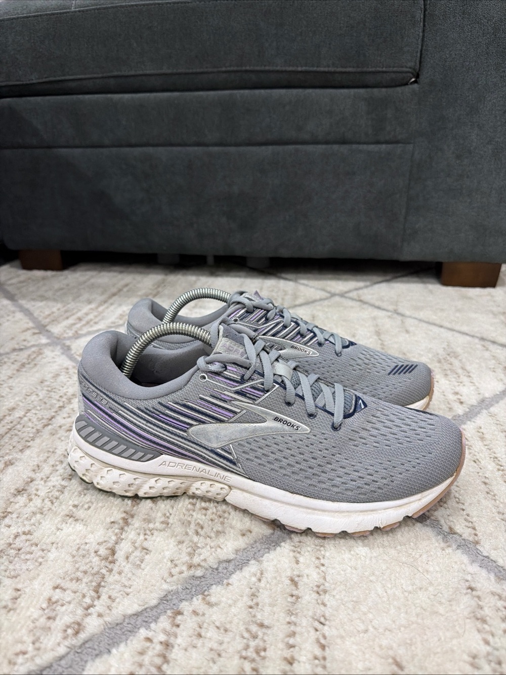 Brooks Adrenaline GTS 19 Women’s Size 11 Running Shoes Gray Purple 1202841D060